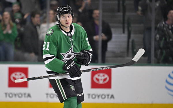 Game 1 Without Robertson: The Dark Horse Player Who’ll Steal the Show!