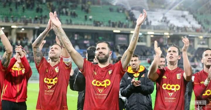Lacrime a Catanzaro: tifosi devastati dall’annuncio dell’addio del giocatore stellare 